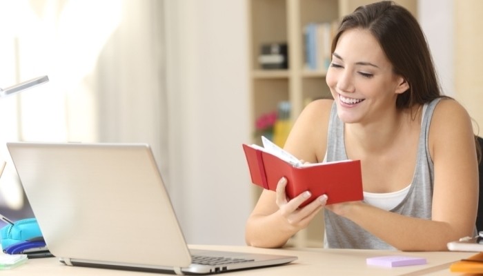 happy student consulting schedule