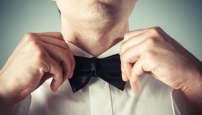 straightening bow tie