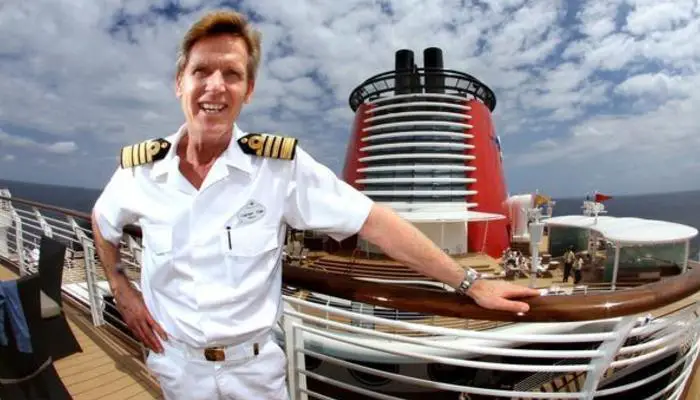 Haut 74+ imagen cruise ship captain salary - fr.thptnganamst.edu.vn