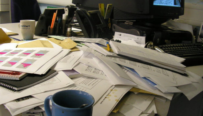 Why A Messy Desk Means You Re A Genius