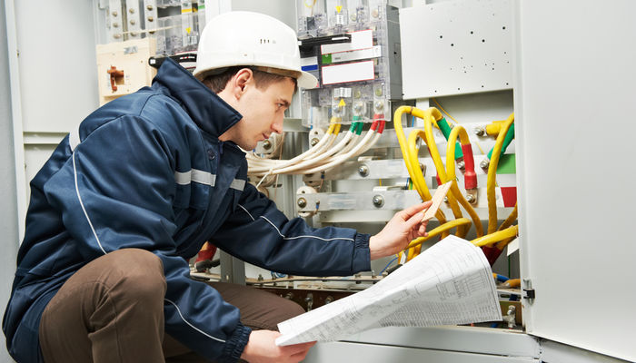 How to Become an Electrical Engineer